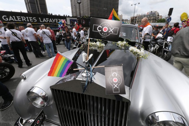 7/36. Première Gay Pride depuis le « Mariage pour tous ». © Michel Stoupak. Sam 29.06.2013, 13h43m00.