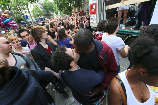 24/36. Première Gay Pride depuis le « Mariage pour tous ». © Michel Stoupak. Sam 29.06.2013, 16h11m31.