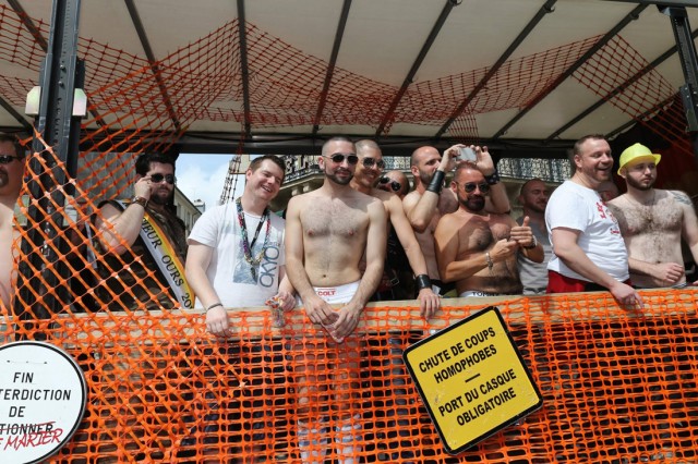 28/36. Première Gay Pride depuis le « Mariage pour tous ». © Michel Stoupak. Sam 29.06.2013, 16h17m25.