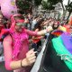 30/36. Première Gay Pride depuis le « Mariage pour tous ». © Michel Stoupak. Sam 29.06.2013, 16h24m59.