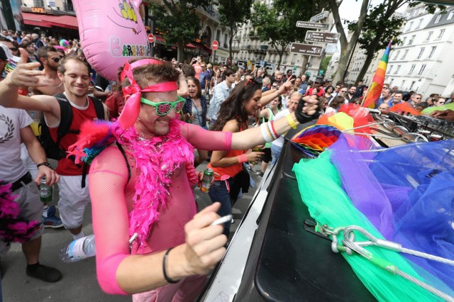30/36. Première Gay Pride depuis le « Mariage pour tous ». © Michel Stoupak. Sam 29.06.2013, 16h24m59.