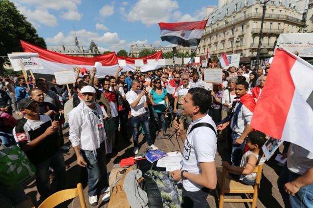 8/15. Rassemblement anti-Morsi à Paris. © Michel Stoupak. Dim 30.06.2013, 16h23m42.