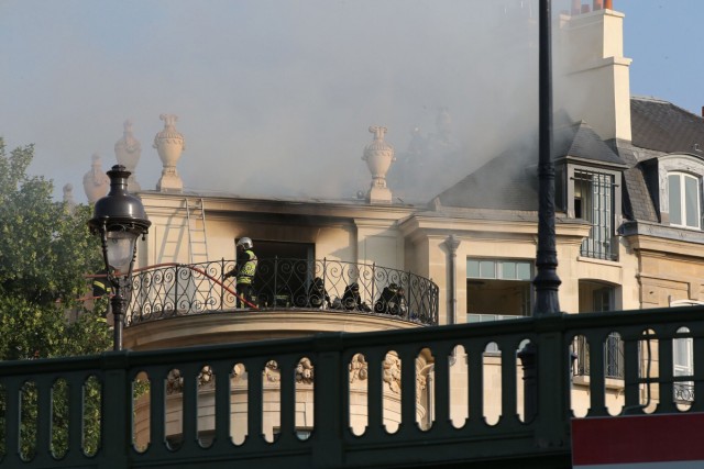 8/18. L'incendie de l’hôtel Lambert. © Michel Stoupak. Mer 10.07.2013, 07h56m51.