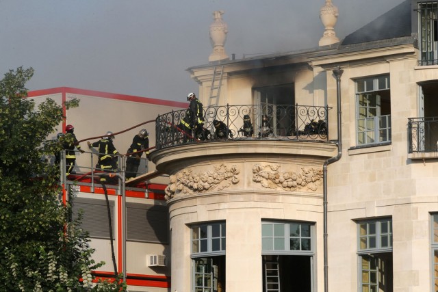 9/18. L'incendie de l’hôtel Lambert. © Michel Stoupak. Mer 10.07.2013, 07h58m33.