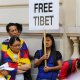 5/9. Les Tibétains de France devant l'ambassade de Chine. © Michel Stoupak. Dim 28.07.2013, 17h09m00.