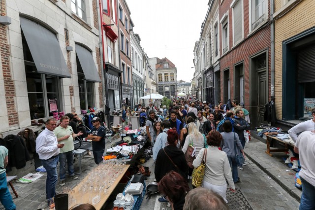 47/63. Grande braderie : Lille, capitale européenne de la chine. © Michel Stoupak. Sam 31.08.2013, 14h45m08.