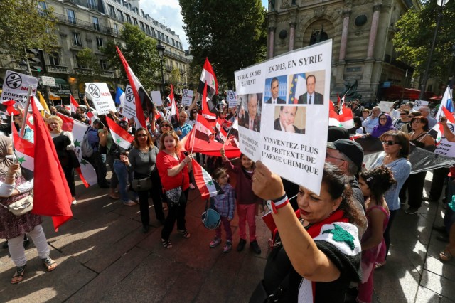 10/26. Manifestation à Paris contre une action en Syrie. © Michel Stoupak. Dim 08.09.2013, 16h00m56.