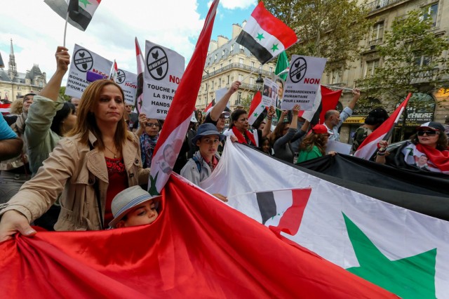 16/26. Manifestation à Paris contre une action en Syrie. © Michel Stoupak. Dim 08.09.2013, 16h51m51.