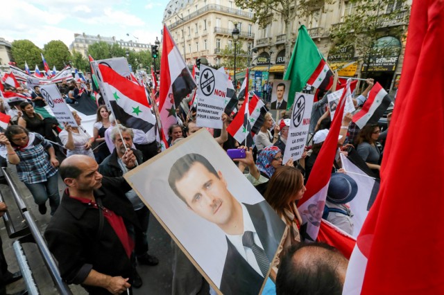 17/26. Manifestation à Paris contre une action en Syrie. © Michel Stoupak. Dim 08.09.2013, 16h52m09.