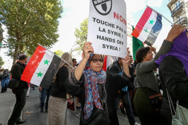 19/26. Manifestation à Paris contre une action en Syrie. © Michel Stoupak. Dim 08.09.2013, 16h55m04.
