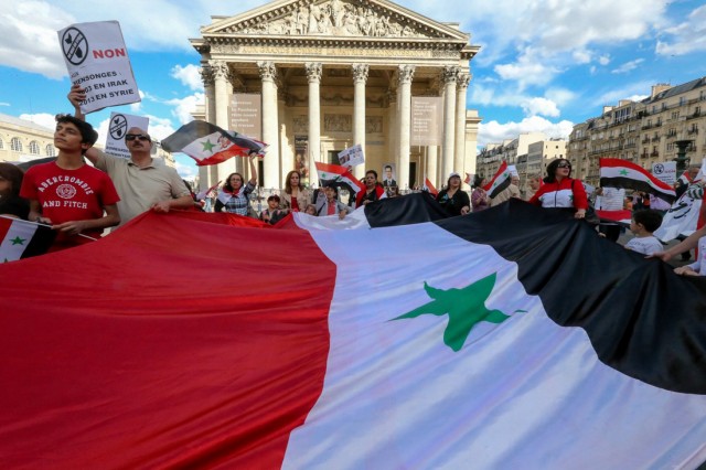 24/26. Manifestation à Paris contre une action en Syrie. © Michel Stoupak. Dim 08.09.2013, 17h32m24.