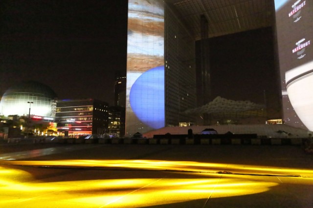 15/27. Espace : le dernier spectacle son et lumière de la Défense. © Michel Stoupak. Ven 20.09.2013, 21h41m30.
