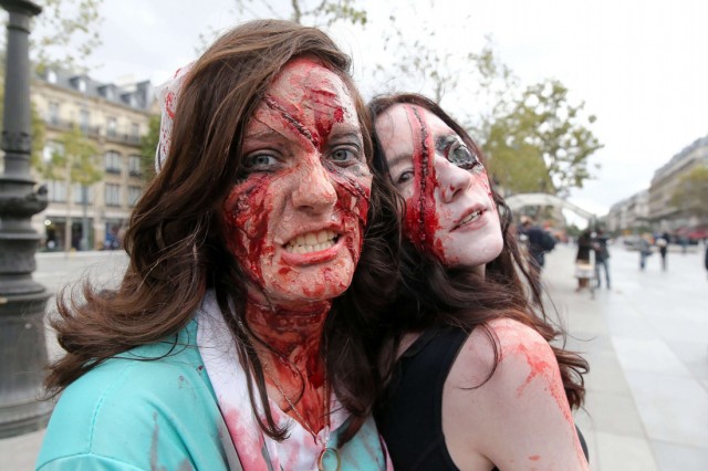 2/25. Les zombies marchent sur Paris. © Michel Stoupak. Sam 12.10.2013, 12h59m13.