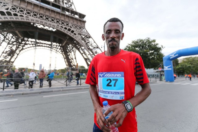 6/8. L’Ethiopien Tebalu Zawude Heyi remporte les 20 km de Paris. © Michel Stoupak. Dim 13.10.2013, 10h59m40.