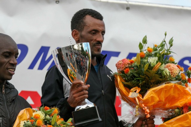 8/8. L’Ethiopien Tebalu Zawude Heyi remporte les 20 km de Paris. © Michel Stoupak. Dim 13.10.2013, 11h11m14.