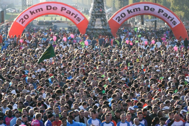 5/18. 23.865 coureurs disputent les 20 km de Paris. © Michel Stoupak. Dim 13.10.2013, 09h28m01.