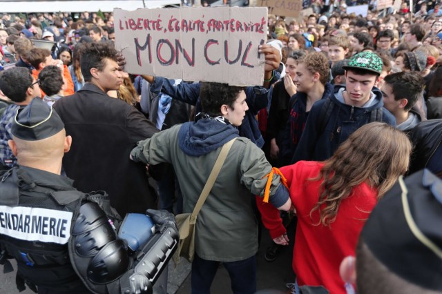 8/24. Paris : nouvelle manifestation de lycéens pour le retour de Leonarda. © Michel Stoupak. Sam 19.10.2013, 14h46m33.