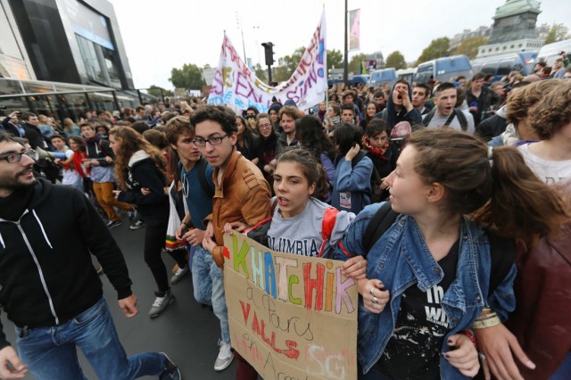 21/24. Paris : nouvelle manifestation de lycéens pour le retour de Leonarda. © Michel Stoupak. Sam 19.10.2013, 16h13m19.
