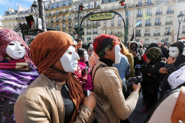 9/24. Prostitution : manifestation contre la pénalisation des clients. © Michel Stoupak. Sam 26.10.2013, 13h17m13.