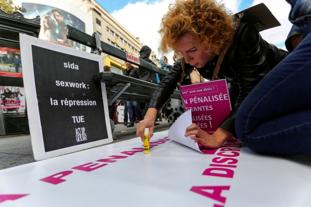 13/24. Prostitution : manifestation contre la pénalisation des clients. © Michel Stoupak. Sam 26.10.2013, 13h24m32.