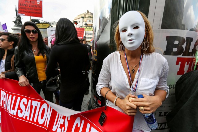 18/24. Prostitution : manifestation contre la pénalisation des clients. © Michel Stoupak. Sam 26.10.2013, 13h37m08.
