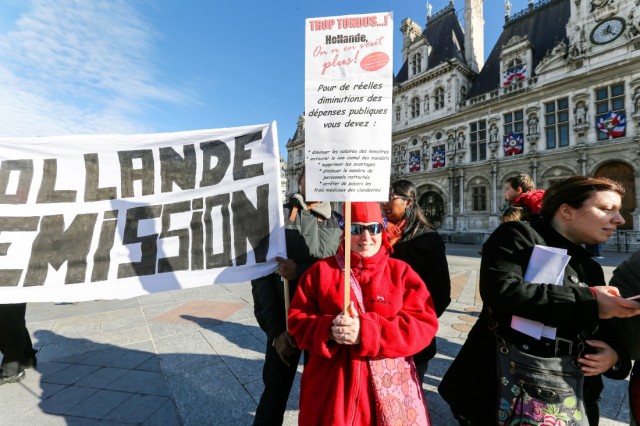 4/6. 11-Novembre. Les Tondus demandent la démission de François Hollande. © Michel Stoupak. Lun 11.11.2013, 12h21m48.