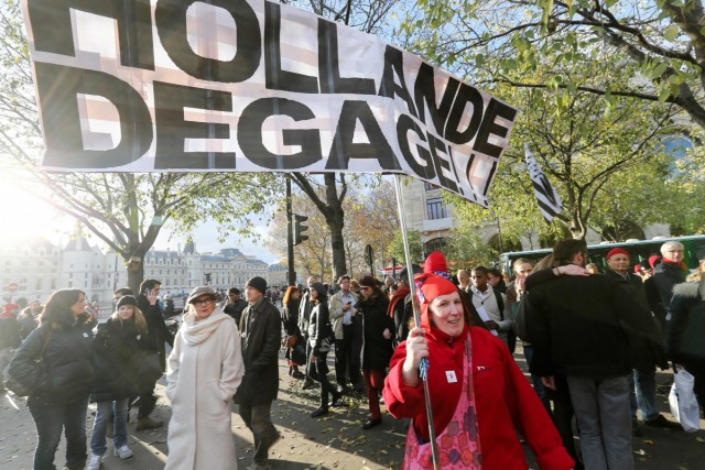 12/18. Paris : mobilisation contre le « matraquage fiscal ». © Michel Stoupak. Sam 30.11.2013, 15h19m12.