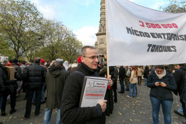 17/18. Paris : mobilisation contre le « matraquage fiscal ». © Michel Stoupak. Sam 30.11.2013, 15h47m23.