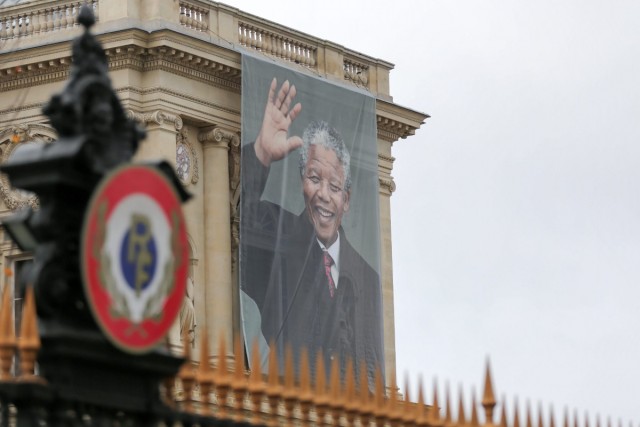 4/5. Mandela : hommage au Quai d’Orsay, à  Paris. © Michel Stoupak. Sam 07.12.2013, 11h03m08.