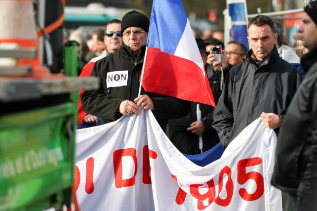 4/22. « Résistance républicaine » défile dans Paris. © Michel Stoupak. Dim 08.12.2013, 14h31m45.