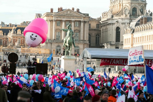 15.12.2013. La Manif pour tous dénonce la &quot;familiphobie&quot; du gouvernement