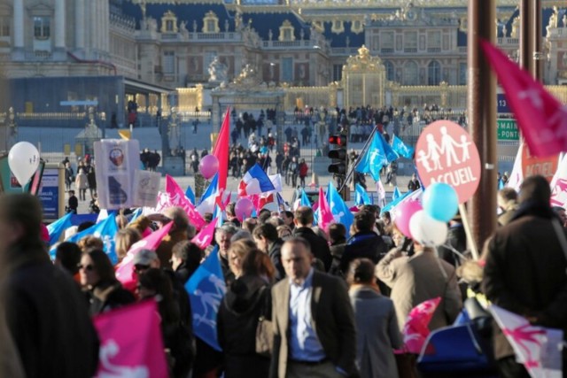 15.12.2013. La Manif pour tous dénonce la &quot;familiphobie&quot; du gouvernement