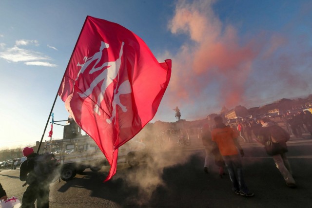 15.12.2013. La Manif pour tous dénonce la &quot;familiphobie&quot; du gouvernement