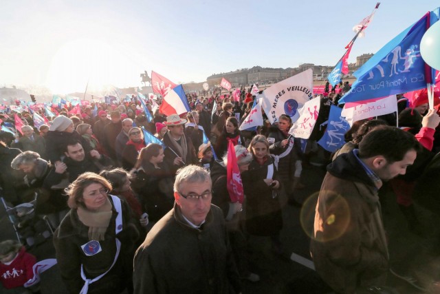 15.12.2013. La Manif pour tous dénonce la &quot;familiphobie&quot; du gouvernement