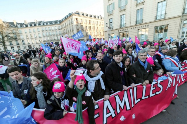 15.12.2013. La Manif pour tous dénonce la &quot;familiphobie&quot; du gouvernement