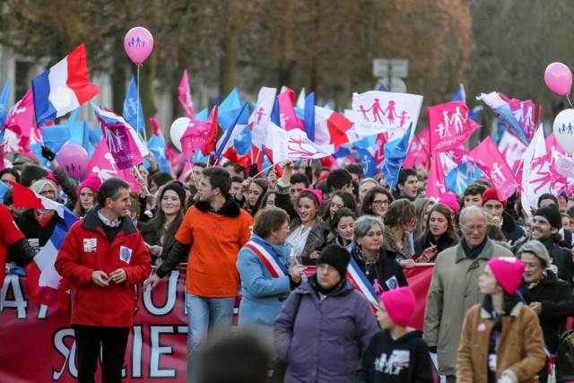 15.12.2013. La Manif pour tous dénonce la &quot;familiphobie&quot; du gouvernement
