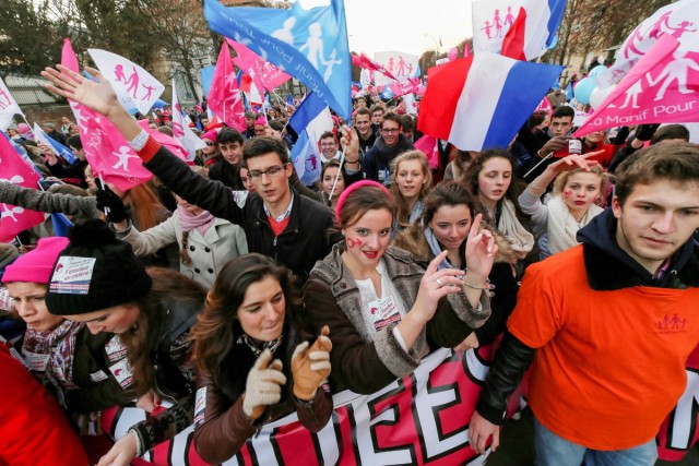 15.12.2013. La Manif pour tous dénonce la &quot;familiphobie&quot; du gouvernement