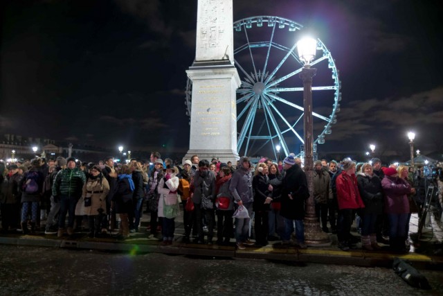 2/11. Nouvel An : 300.000 personnes sur les Champs-Elysées. © Michel Stoupak. Mer 01.01.2014, 23h25m48.