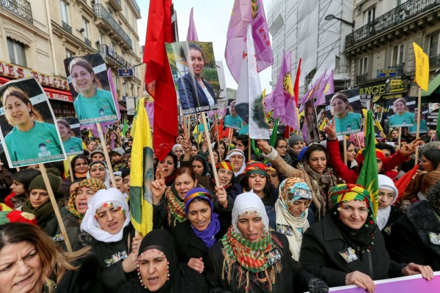 7/40. Manifestation un an après l’assassinat de trois militantes kurdes. © Michel Stoupak. Sam 11.01.2014, 11h26m32.