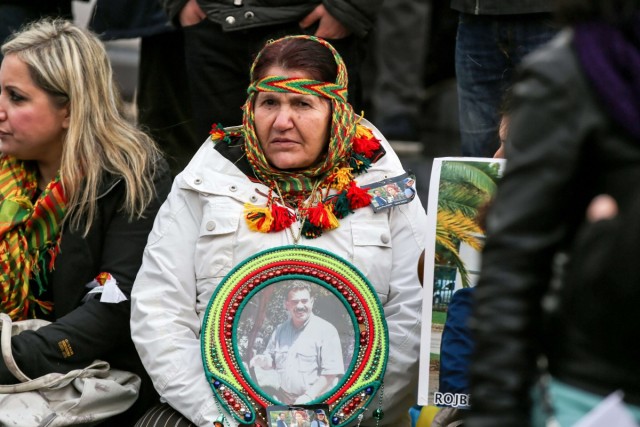 40/40. Manifestation un an après l’assassinat de trois militantes kurdes. © Michel Stoupak. Sam 11.01.2014, 14h41m41.