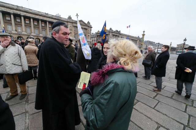 3/16. Paris : les royalistes réunis en mémoire du roi Louis XVI guillotiné. © Michel Stoupak. Mar 21.01.2014, 09h59m02.