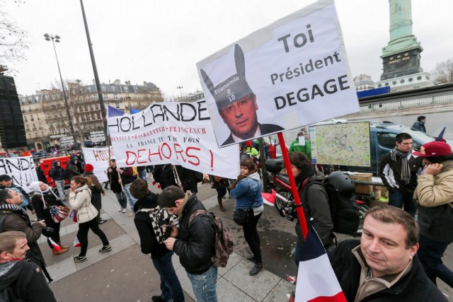 8/18. 13h37m08. Dim 26.01.2014. « Jour de colère » à Paris : manifestation anti-Hollande. © Michel Stoupak.