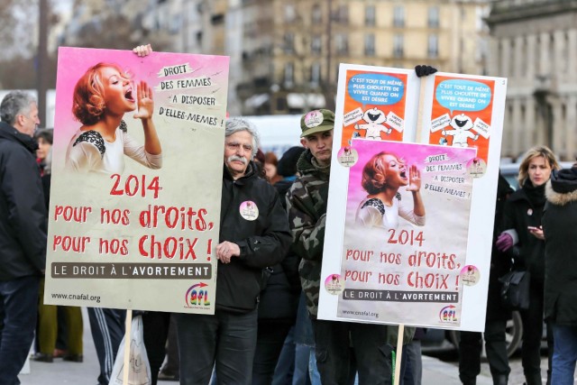 2/32. Paris. Des milliers de manifestants dans la rue pour le droit à l’IVG en Espagne. © Michel Stoupak. Sam 01.02.2014, 13h26m10.
