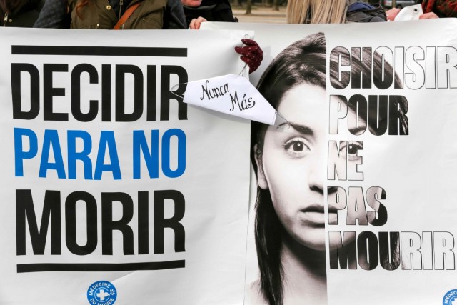 01.02.2014. Des milliers de manifestants dans la rue pour le droit à l’IVG en Espagne