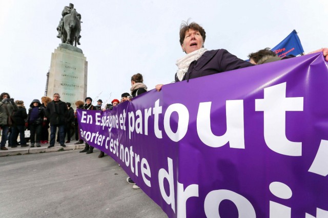 01.02.2014. Des milliers de manifestants dans la rue pour le droit à l’IVG en Espagne