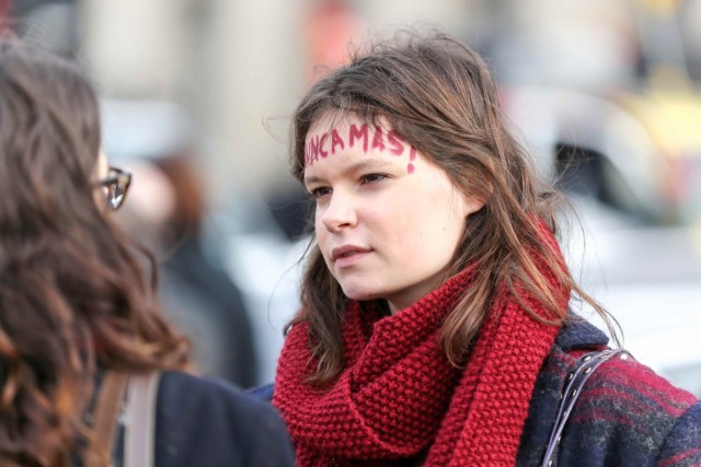 14/32. Paris. Des milliers de manifestants dans la rue pour le droit à l’IVG en Espagne. © Michel Stoupak. Sam 01.02.2014, 13h58m31.