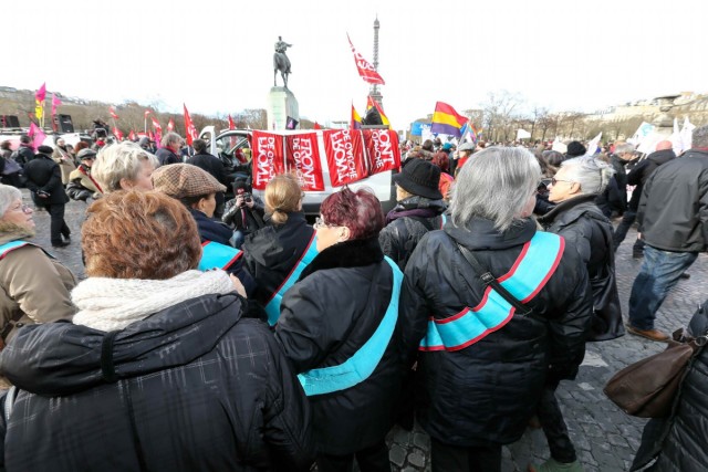 20/32. Paris. Des milliers de manifestants dans la rue pour le droit à l’IVG en Espagne. © Michel Stoupak. Sam 01.02.2014, 14h08m08.
