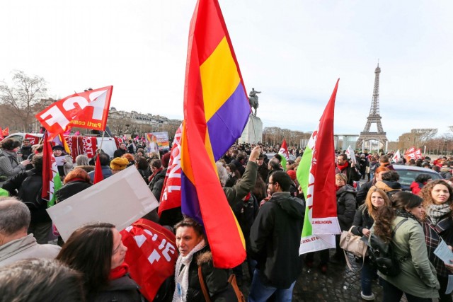 23/32. Paris. Des milliers de manifestants dans la rue pour le droit à l’IVG en Espagne. © Michel Stoupak. Sam 01.02.2014, 14h22m01.
