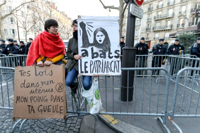 32/32. Paris. Des milliers de manifestants dans la rue pour le droit à l’IVG en Espagne. © Michel Stoupak. Sam 01.02.2014, 17h16m20.