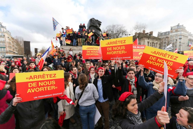 1/24. Paris : les anti-IVG saluent l’Espagne. © Michel Stoupak. Dim 19.01.2014, 14h28m54.